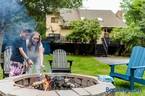 Bethel Escape Hot Tub 4 beds Game Room and Fire pit Fully Stocked Kitchen - Image 4