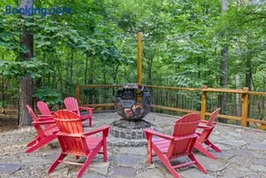 Cozy Cabin with Hot Tub, Fire Pit and Arcade Games - Image 3