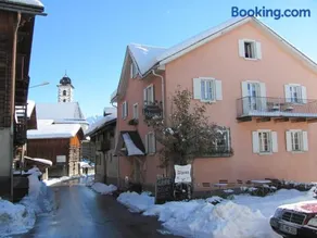 Hotel Alpina - Image 1