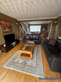 Springfield oaks cottage - Image 1
