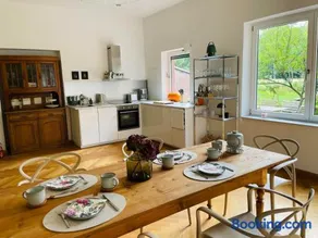 Apartamento vacacional apto para niños con terraza y jardín | Vistas al jardín | Adaptado para teletrabajar - Image 3