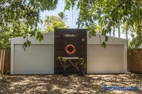 Drift Beach House Getaway - Image 5