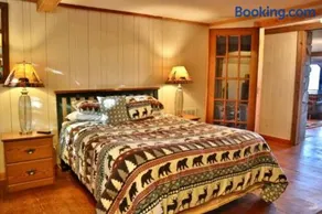 Experience breathtaking mountain views at Tsali Sunrise, sleeps up to 8 - Image 4