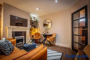 City Escape Waterford City Sleeps 6 - Image 2