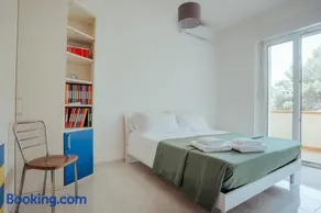 The Yellow Corner - Casa Vacanza - Image 2
