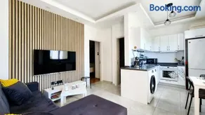 Sea View Apartment Kyrenia - Image 2