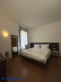 2 Venice rooms Hotel Piazza Ferretto, M9 Museum, Duomo,Teatro Toniolo, Airport, Wi Fi, Central City, Family, Group Friends - Image 1