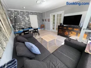 Deluxe Hotel Apartment - Image 1