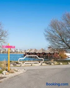 Sunny apartment on the lakes - Image 2