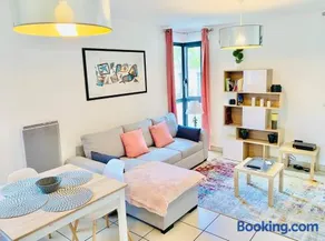 APPARTEMENT 2 CHAMBRES AVEC BALCON ET PARKING - Image 2