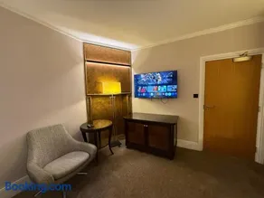 The Elder Grove Epsom - Image 3