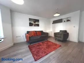 Shazeal Apartment Tipton - Image 5