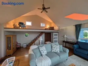 Broadlands Seabreeze Retreat - Image 1