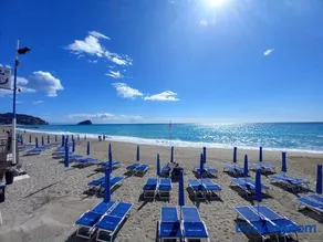 Holiday Sea View - Image 1