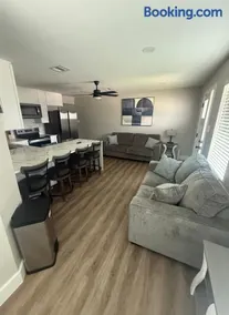 Only minutes away from Surfside Beach - Image 1