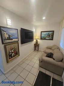 Cozy 2 Bed 2 Bath close to Downtown San Diego! - Image 1