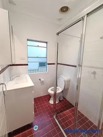 Comfortable Queen Room in Heart of Merrylands - NM2 - Image 1