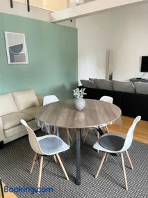 Charming Central Apartments - Image 1