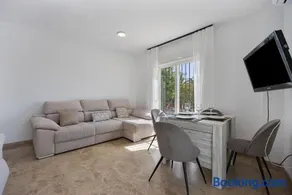 Agréable appartement de vacances avec internet haut débit, terrasse et jardin | Vue ville | Idéal pour le télétravail - Image 2