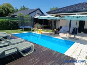 MARINA HOUSE pool & garden - Image 3