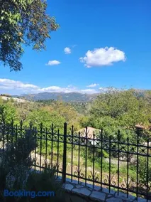Παραδοσιακό Αρχοντικό με Τζάκι - Image 3