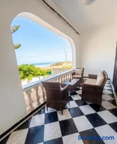 Seaside apartment ,Garden Level with Stunning Ocean View - Image 2