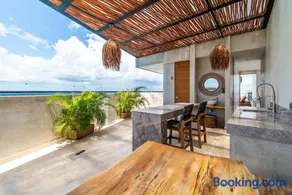2 BR with Direct Walk-out to Pool, Sauna, and Gym - Image 3