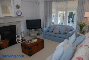 Springdale Guest House - Image 4