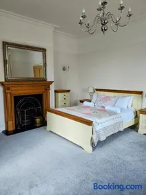 Langley House - Image 4