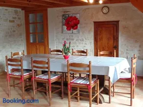 Gîte à Saint-Juire-Champgillon avec piscine privative, sauna, jardin et wifi - Image 3