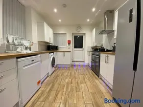 Heaton Park Road Professional Lets - Image 5