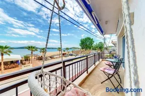 Upper Deck Apt. - Image 3