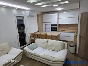 Serbian home with swimming pool - free parking - Image 3