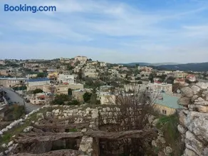 Near the King's castle - Image 3