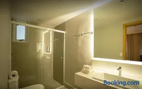 Radisson Berrini Suite executiva Luxo Queen - Image 4