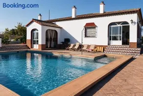 Antigua Villa Medina casa con piscina 3 habitaciones - Image 2