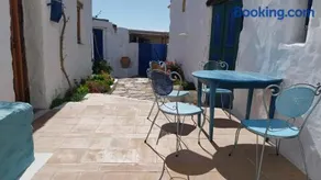 Clive and Bifi's house - Image 2