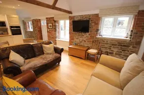 Bolton's Cottage - Image 3