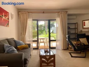 Beautiful Villa with terrace & garden - Image 3