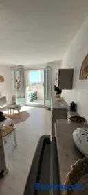 Appartement vue mer climatisé Seaview AC apartment Saint Pierre la Mer - Image 1
