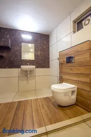 Oaks Residency - Image 2