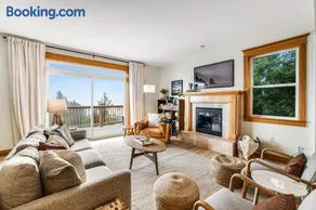 Three Capes Bungalow - Image 1