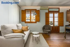 Cozy Apartment in Barcelona - Image 2