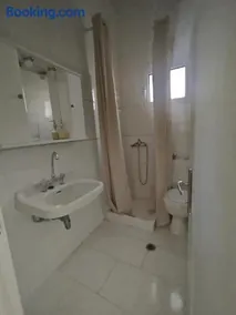 Sunshine Apartment - Image 3