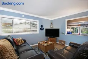 Amazing 2BR Family Home in the Heart of Rancho Bernardo - Image 1
