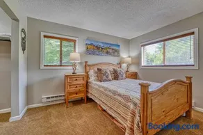 Riverfront family-friendly condo - Image 1