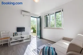 Apartments Garden - Image 3
