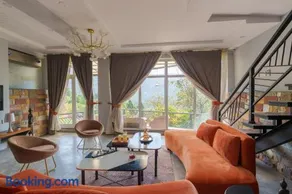 PRESIDENTIAL 3BEDROOMS COTTAGE - Murree Mountains View - Image 4