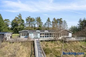 Pool House With Space For Relaxation - Image 2