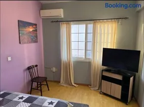 Cozy 2 Bedroom maisonette - Image 3